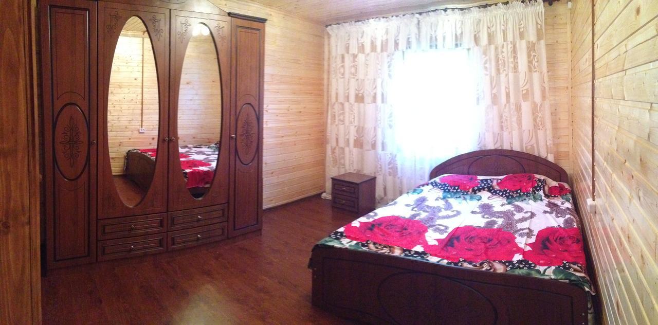 U Iriny Hotel 皮聪达 外观 照片